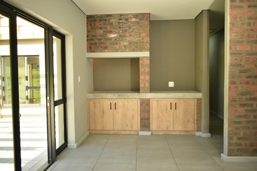 4 Bedroom Property for Sale in Cherry Creek Country Estate Western Cape